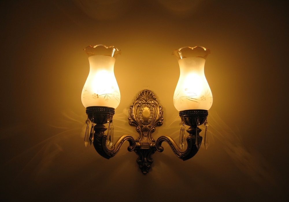 Are Wall Sconces Outdated Here S Why They Re Still Worth Your Money - Are Wall Lights Outdated