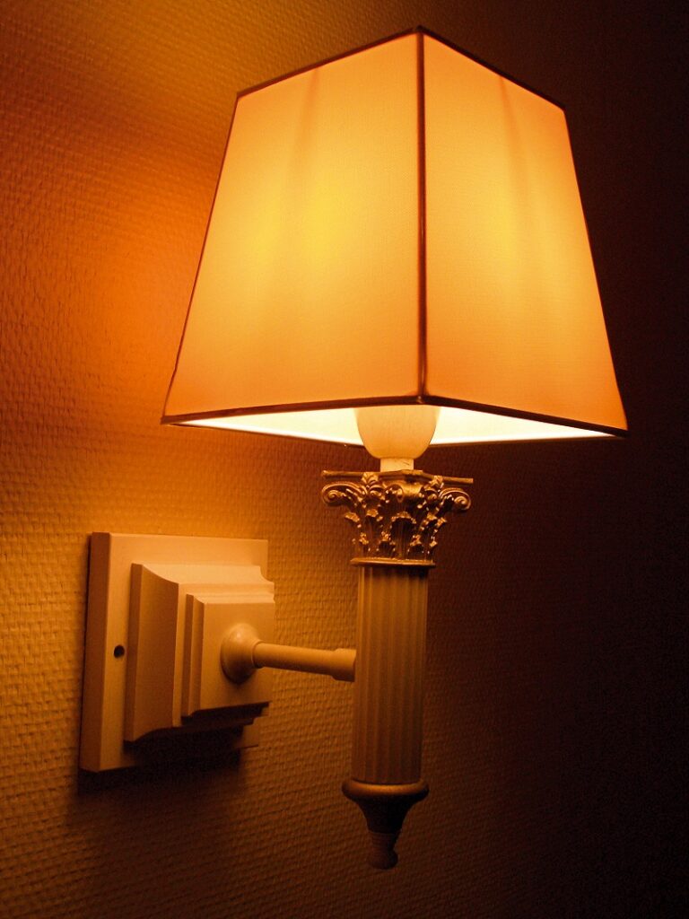 wall lamp