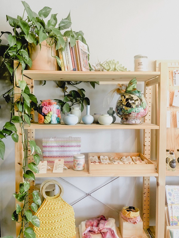 standing shelf