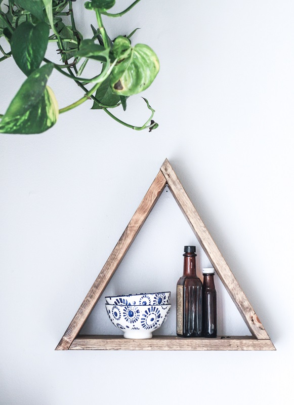 triangular shelf